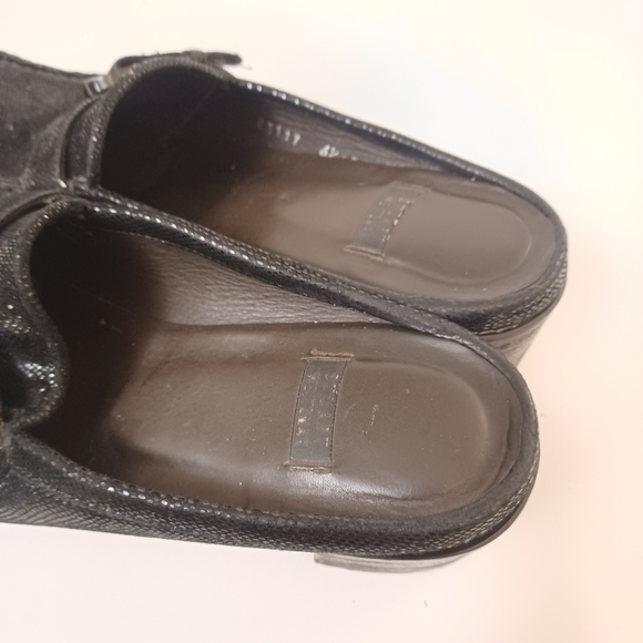 Stuart Weitzman balck leather mules size 6.5 - Picture 9 of 12